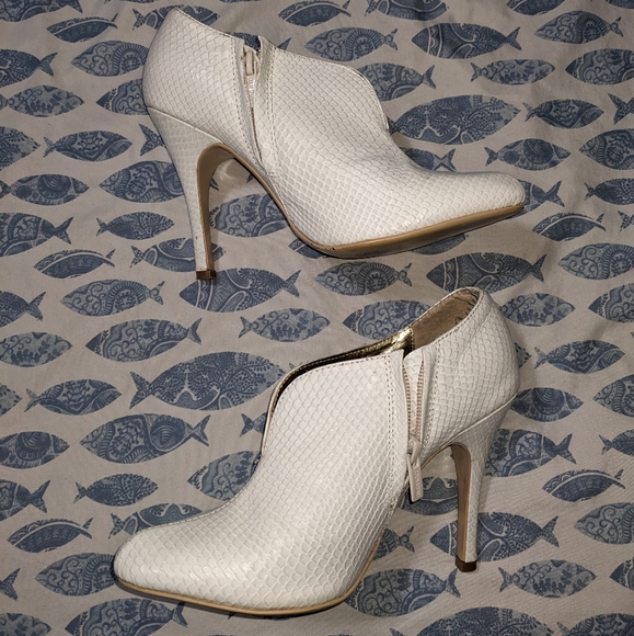 Summer Sale ☀️ Snakeskin patterned zip-up booties - Picture 2 of 6